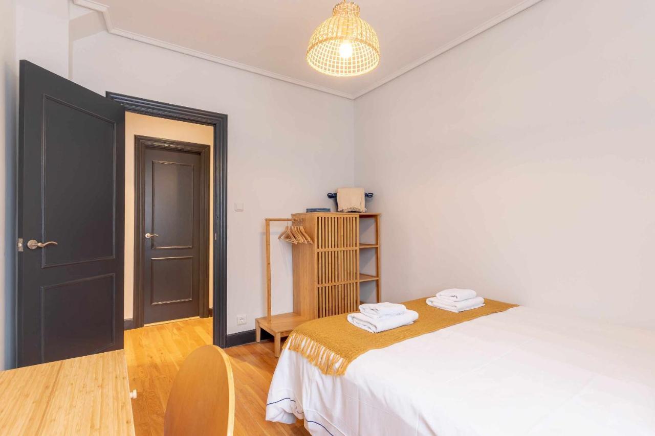Apartamento KUIA con vistas frontales a la Ría de Bilbao cerca del metro Erandio Exterior foto